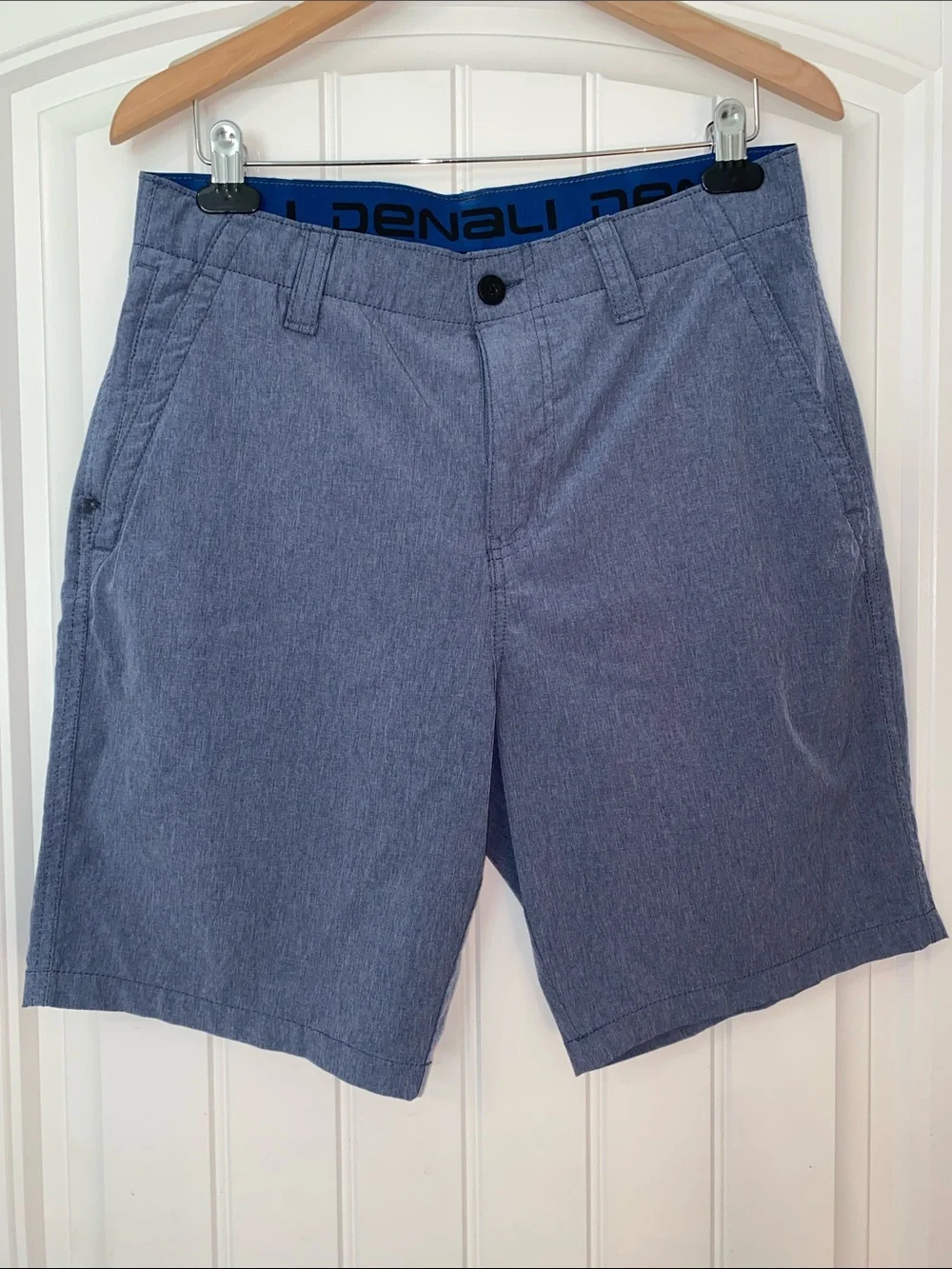 Denali Men's Chambray Blue Flat-Front Shorts size Waist 32